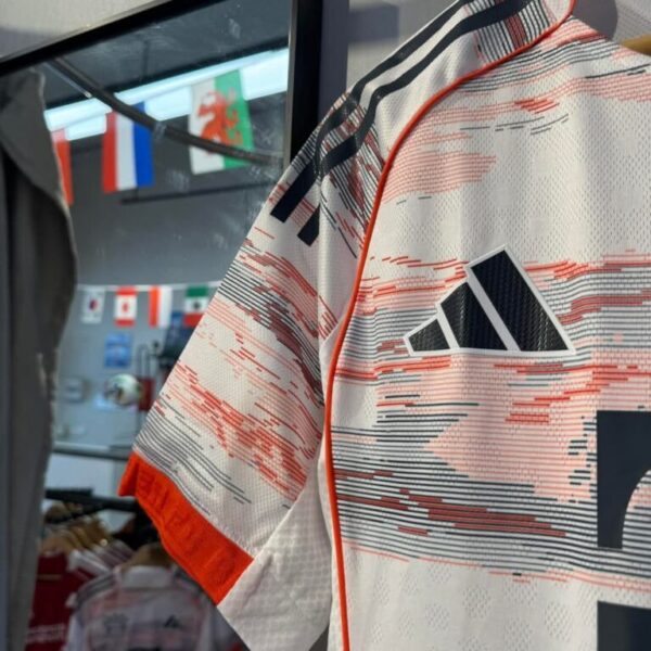 BAYERN MUNICH  (25-26) AWAY KIT PLAYER EDITION - Image 3