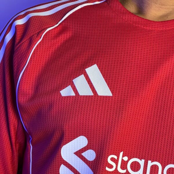 LIVERPOOL HOME 25-26 PLAYER EDITION - Image 5