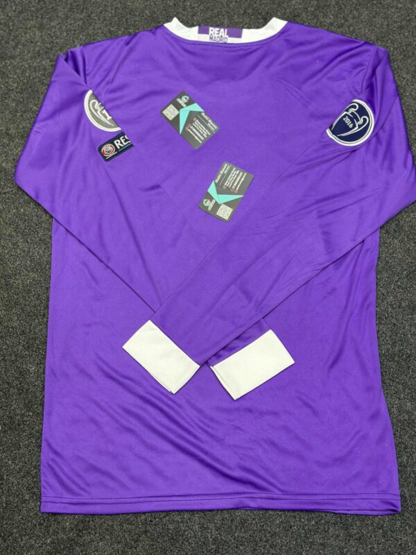 📣 Real Madrid Away 17 18 Retro Jersey Full Sleeve  BD Premium✅ - Image 4