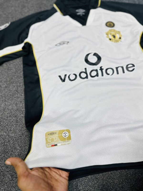 Manchester United 2001-02 Third Retro Kit
